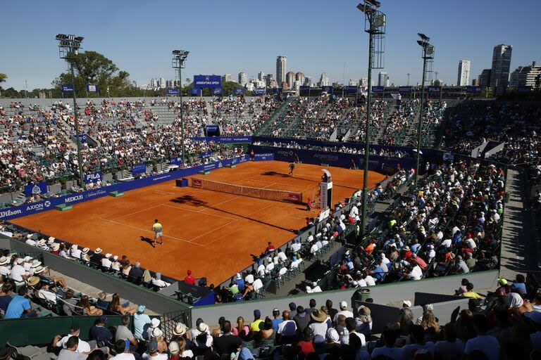 Una postal del torneo porteño, que en 2024 volverá a tener una tribuna lateral tubular