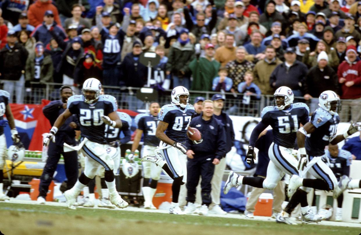 Kevin Dyson scoring the miraculous game-winner. (Allen Kee/Getty Images)