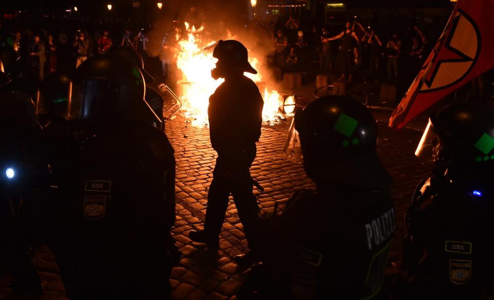 <p>Riot police use water cannon against protesters on July 7, 2017 in Hamburg, northern Germany, where leaders of the world’s top economies gather for a G20 summit. (Photo: Odd Andersen/AFP/Getty Images) </p>