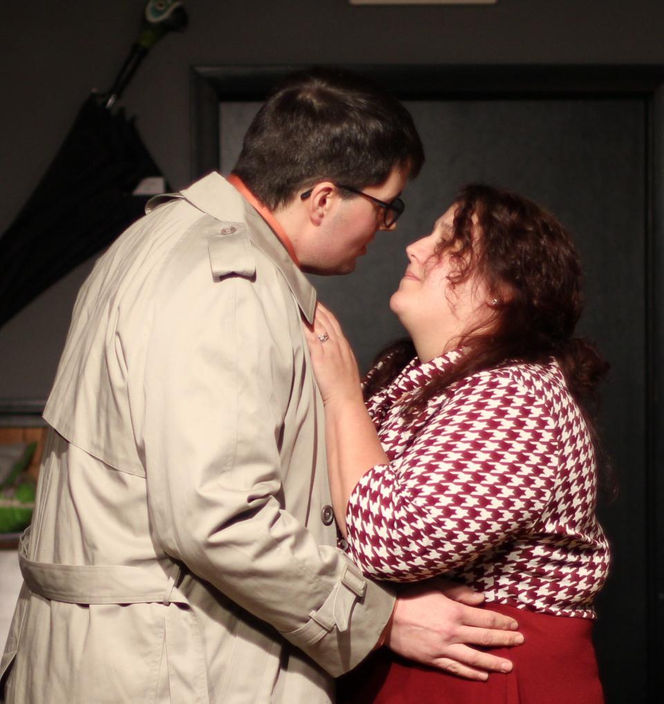 Zachary Glaeser and Tessa Komorowski Jindra in The Masquers production of ‘City of Angels.’