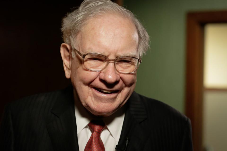 Warren Buffett en su oficina de Omaha, Nebraska (Foto de: David A. Grogan / CNBC / NBCU Photo Bank / NBCUniversal a través de Getty Images).