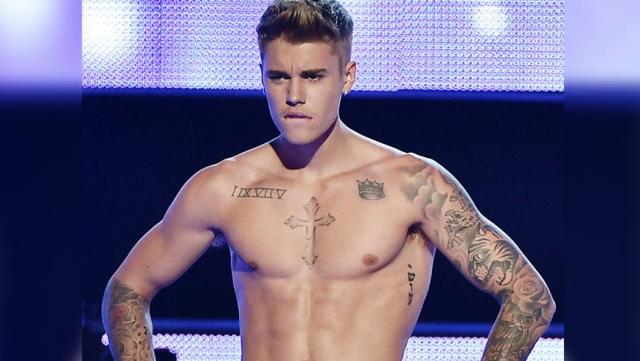 Don't Look, Scott! Justin Bieber Shows Off His Assets In Soaked