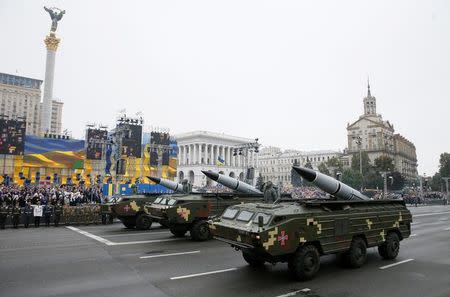 Ukrainian OTR-21 Tochka-U mobile missile launch systems drive during Ukraine's Independence Day military parade in central Kiev, Ukraine, August 24, 2016. REUTERS/Gleb Garanich