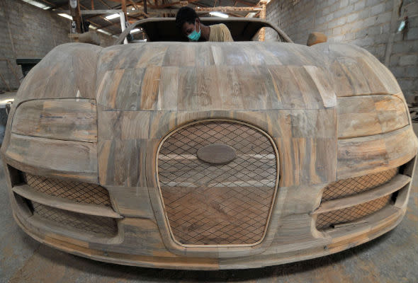 Wooden Bugatti Veyron replica