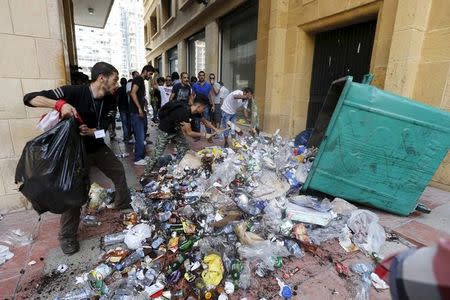 Protesters, calling on minister Mohamad Al Machnouk to resign over a rubbish disposal crisis, leave garbage at one of the entrances to the environment ministry in downtown Beirut, Lebanon September 15, 2015. REUTERS/Mohamed Azakir