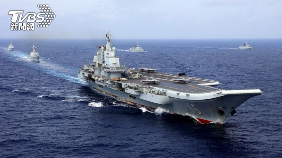 中共海軍第一艘航母「遼寧號」。（圖／達志影像路透社）
