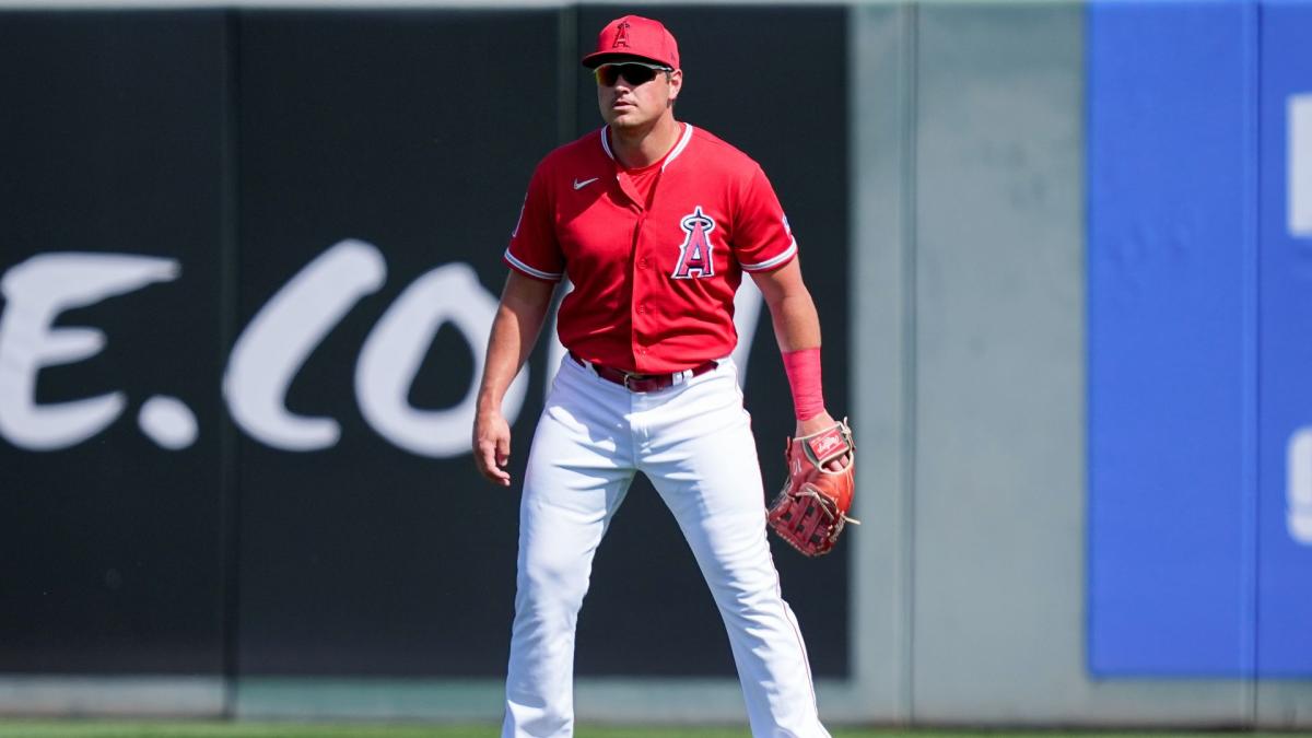 Watch Hunter Renfroe's Outrageous No-Look Catch That Stunned Shohei Ohtani