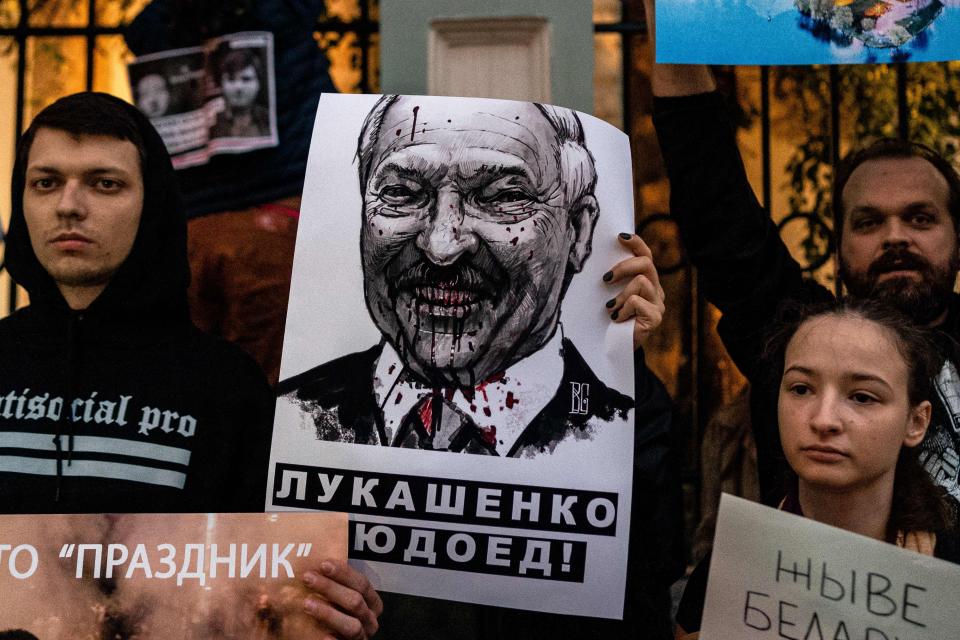 Image: TOPSHOT-RUSSIA-BELARUS-VOTE-DEMO (DIMITAR DILKOFF / AFP - Getty Images)