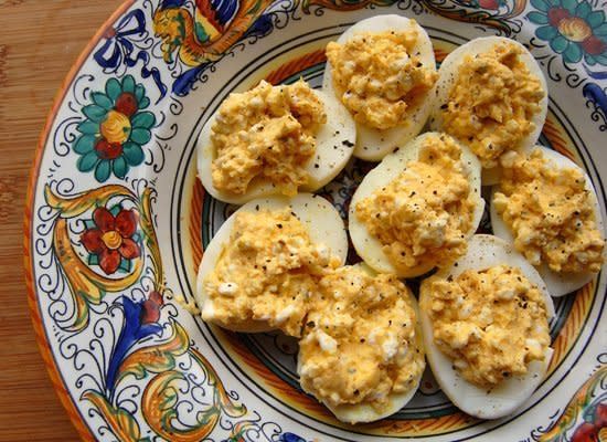 <strong>Get the <a href="http://kathleenflinn.com/2011/03/22/deviled-eggs-thai-curry-day-2-hunger-action-week-challenge/" target="_hplink">Skinny Deviled Eggs recipe from KathleenFlinn.com</a></strong>