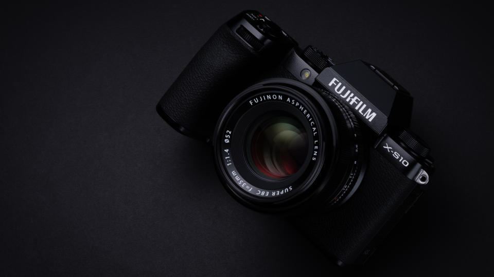 Fujifilm X-S10