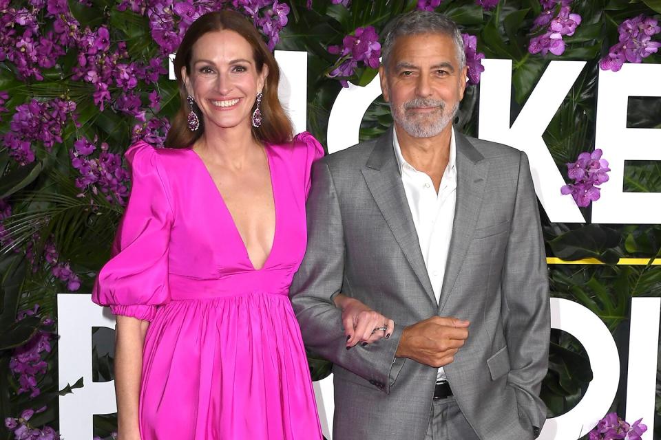 Julia Roberts and George Clooney arrives at the Premiere Of Universal Pictures' "Ticket To Paradise" at Regency Village Theatre on October 17, 2022 in Los Angeles, California