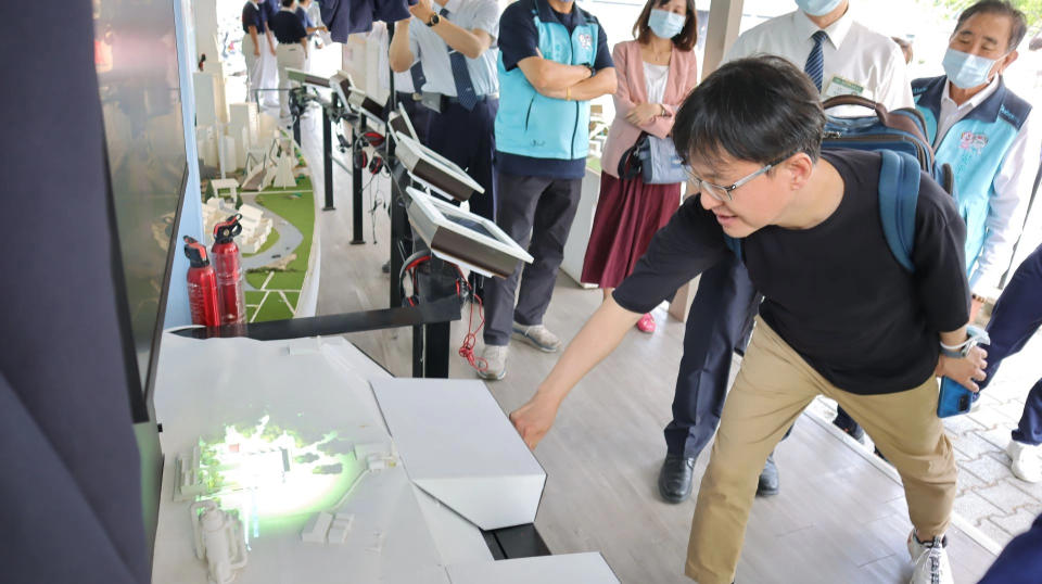 最潮的行動環保展覽館堪稱為環保界的變形金剛，於4月8日抵達臺南慈中展期至4月20日。