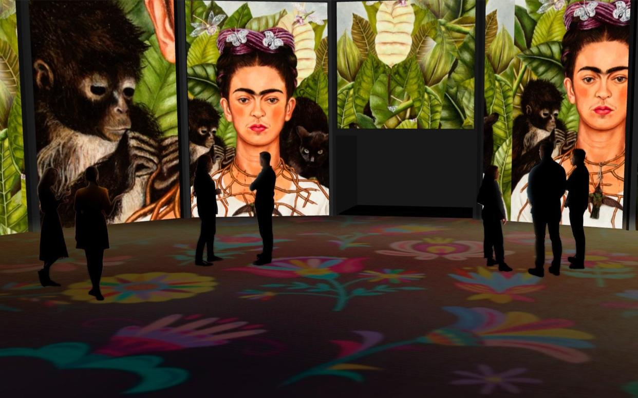 Visitor inside the Frida Kahlo immersive experience, Mexican Geniuses - Mexican Geniuses