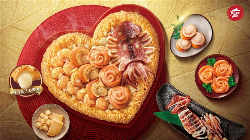 迎接母親節到來！必勝客這次不胡鬧，推出「西京燒職人鮭魚披薩」、「愛你魷！究級海味披薩」！（圖／必勝客提供）