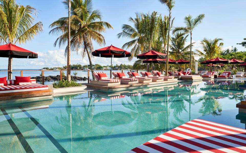 mauritius hotel luxury pool