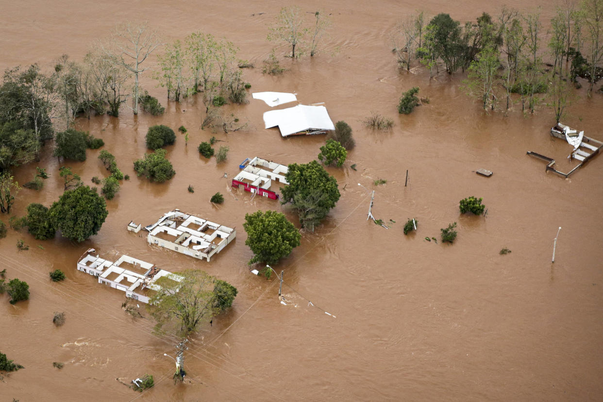 Au Brésil, un cyclone fait 21 morts dans le sud du pays, entre glissements de terrain et terribles inondations (Photo aérienne de Muçum au Brésil où 15 corps ont été retrouvés le 5 septembre 2023) 