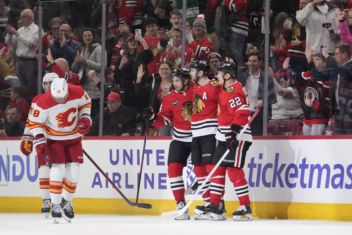 10 observations: Jason Dickinson's line leads Blackhawks to win over Flames