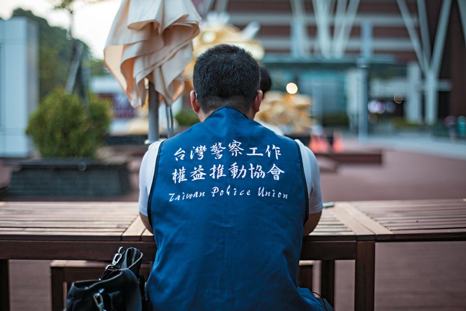 台灣警察工作權益推動協會監事杜尚承認為，警察的養成訓練本身就有問題。