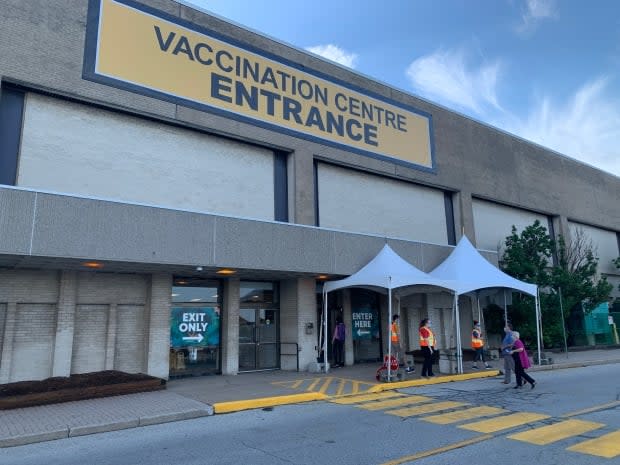 The Devonshire Mall COVID-19 vaccination site is seen in a file photo. All vaccination sites are offering walk-in appointments. (Elvis Nouemsi Njike/Radio-Canada - image credit)