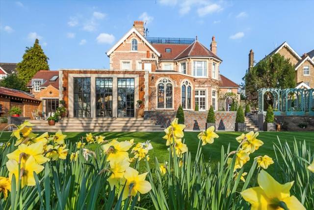 The 10 most viewed UK homes on Rightmove this year