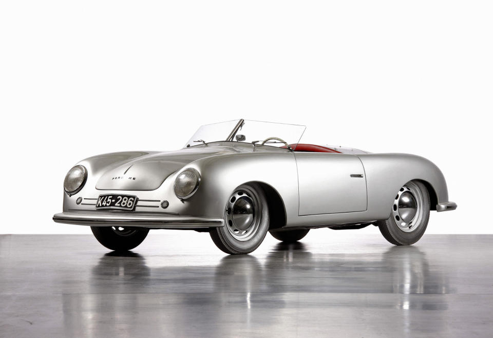 1948年6月8日，356「No. 1」Roadster成為第一部以PORSCHE之名推出的汽車，PORSCHE品牌就此誕生。