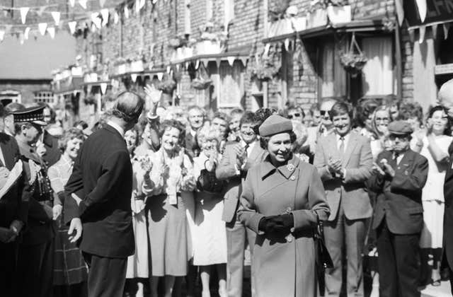 The Queen's previous visit to Coronation Street (Archive/PA)