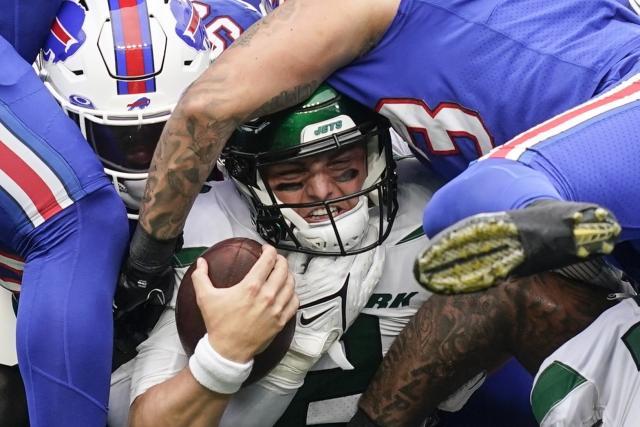 East Rutherford, New Jersey, USA. 9th Oct, 2022. New York Jets defensive  tackle Quinnen Williams (95) and defense celebrate his fumble recovery  during a NFL game against the Miami Dolphins at MetLife