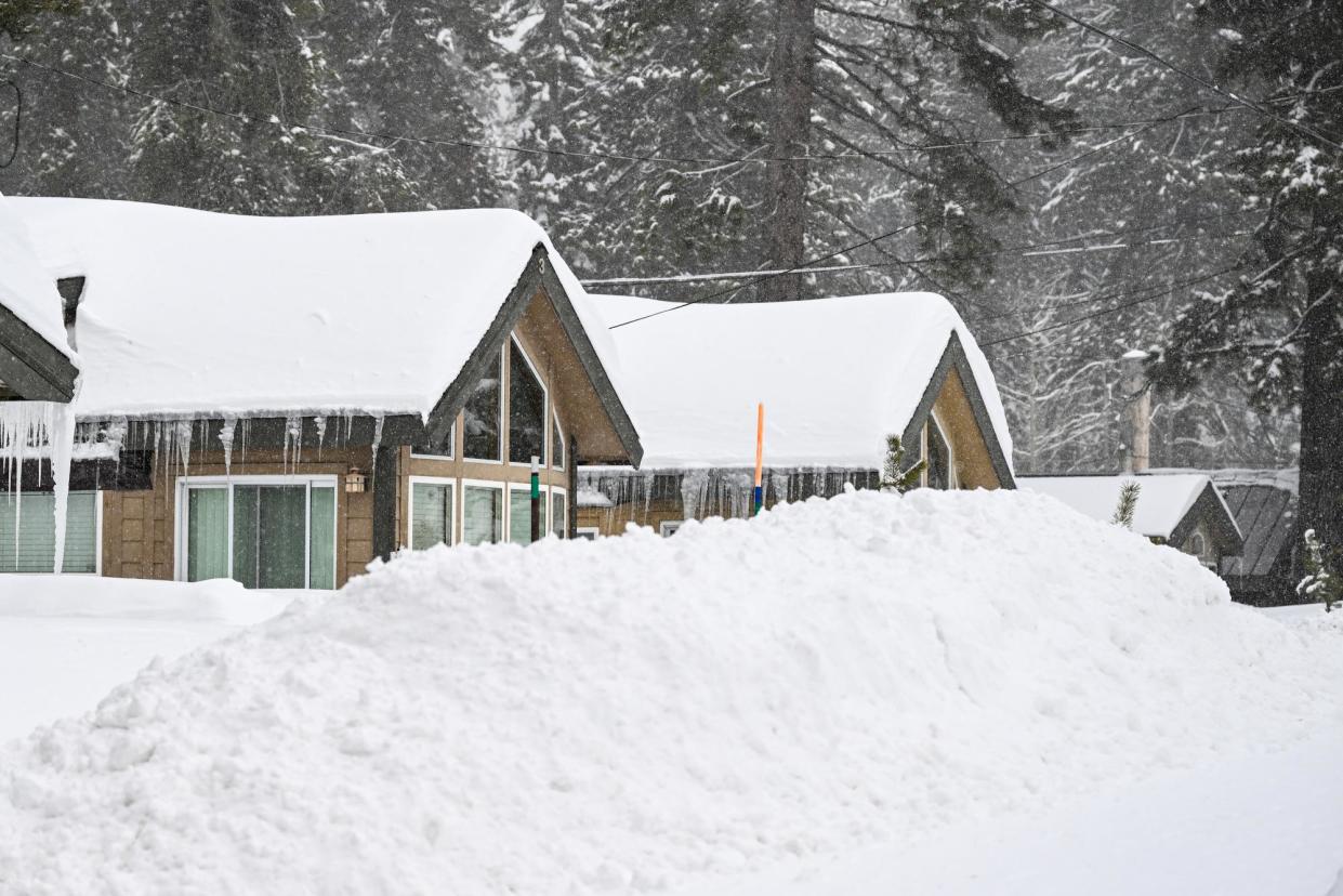 <span>The snowpack supplies roughly 30% of California’s water as it melts.</span><span>Photograph: Tayfun Coskun/Anadolu via Getty Images</span>