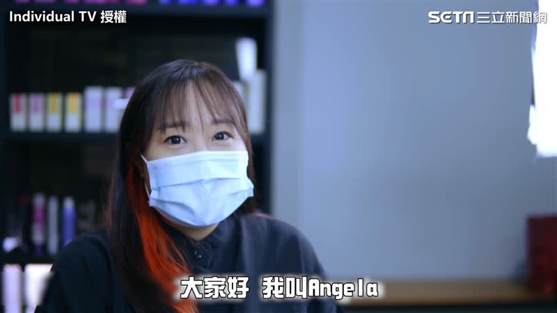 美甲師Angela替Vivia做出水暈染的指甲造型。（圖／Individual TV 授權）