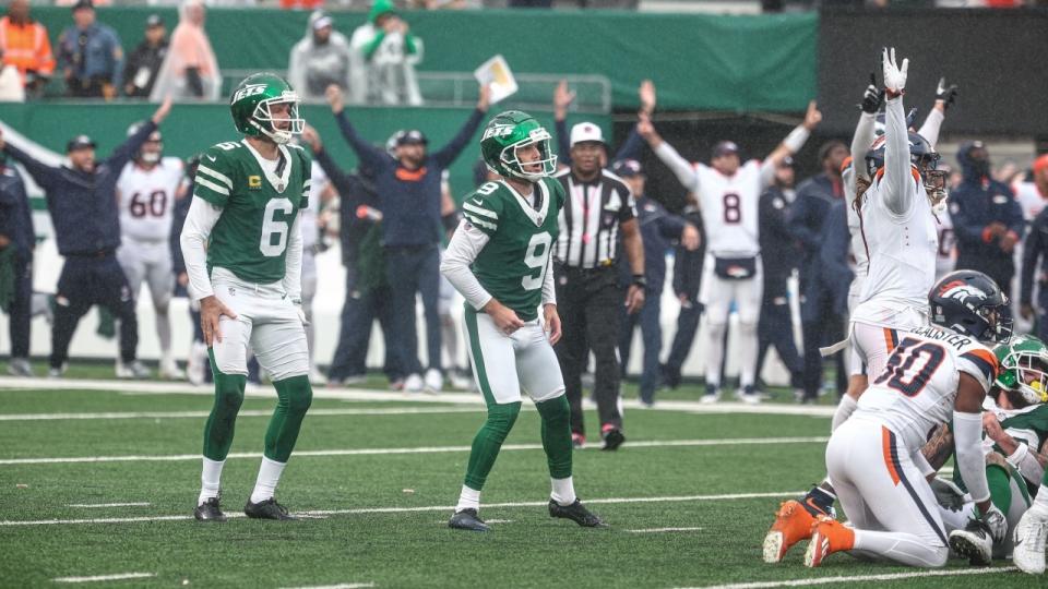 New York Jets place kicker Greg Zuerlein (9) missed a fourth quarter field goal against the Denver Broncos at MetLife Stadium.