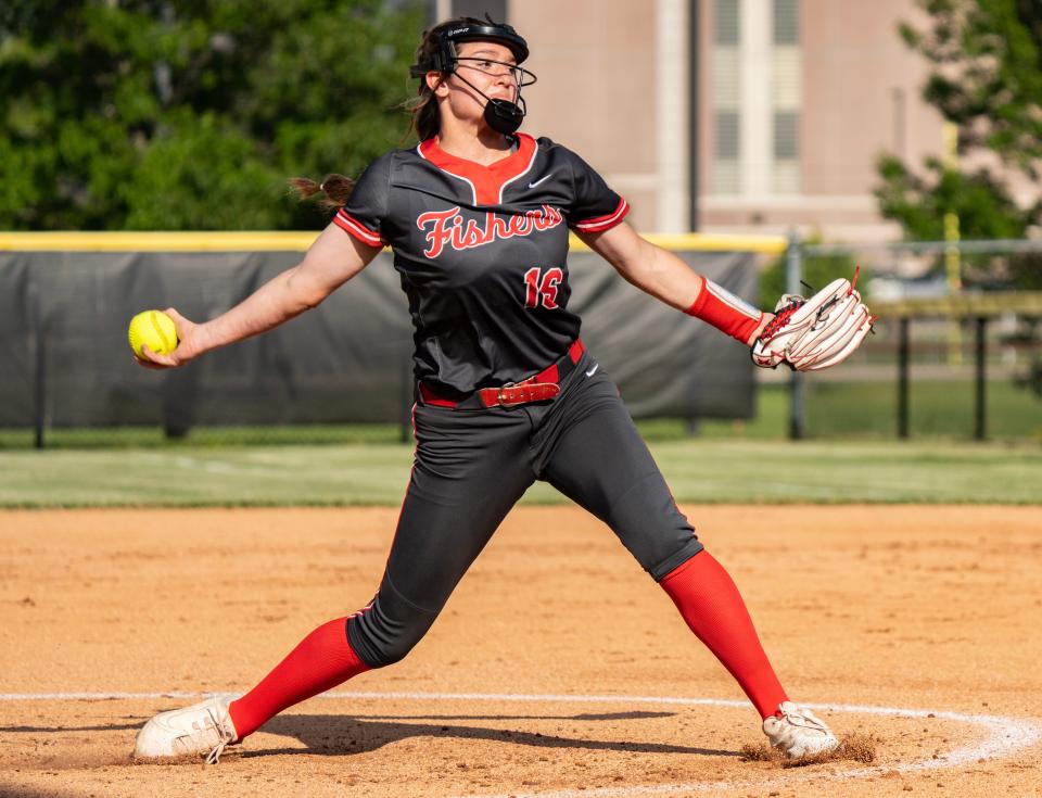 Fishers sophomore Kate Murray pitches Monday, May 22, 2023, as Fishers takes on HSE in an IHSAA softball sectional at Noblesville High School in Noblesville. HSE beat Fishers 6-3.
