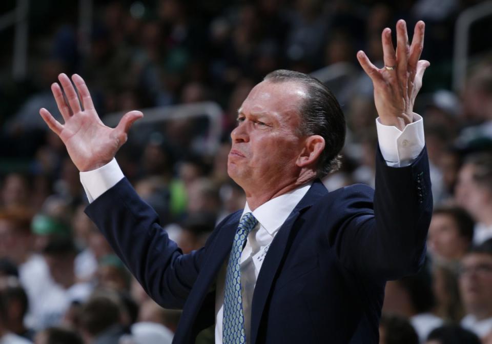 Florida Gulf Coast coach Joe Dooley (AP)