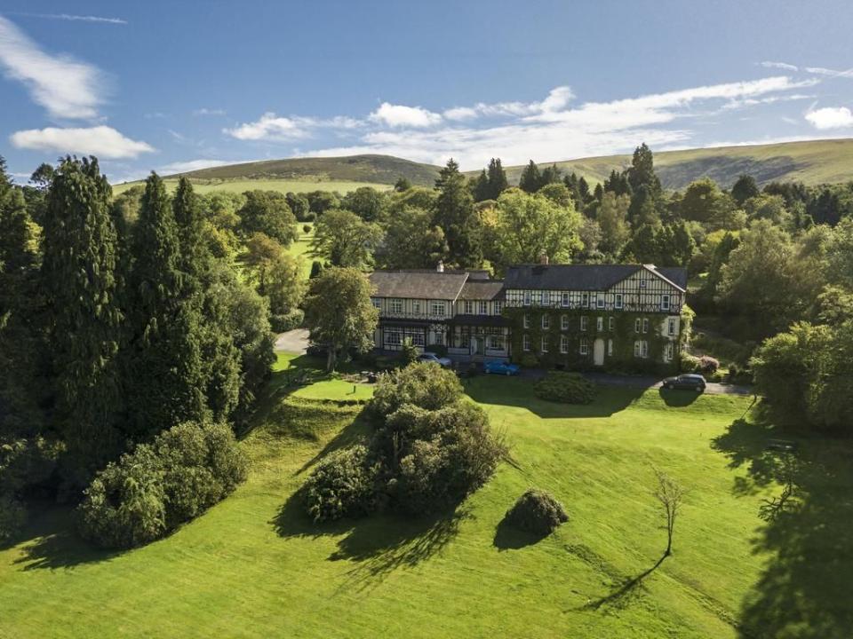 Lake Country House Hotel, Powys