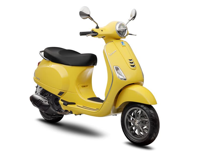 Vespa LX 125 i-get FL「Yellow Lime萊姆雪酪」，詮釋年輕摩登的義式風格。（圖／Vespa提供）