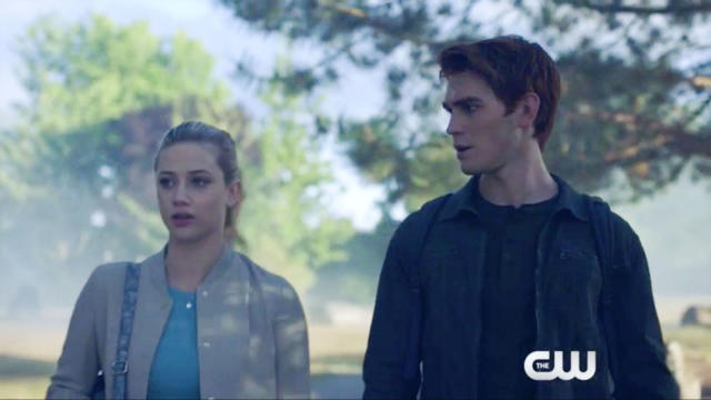 KJ Apa Reveals There Will Be More Scenes Between Betty and Archie in  Riverdale Season 5