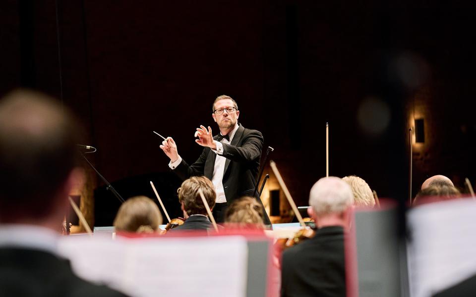 John Wilson conducts the Sinfonia of London