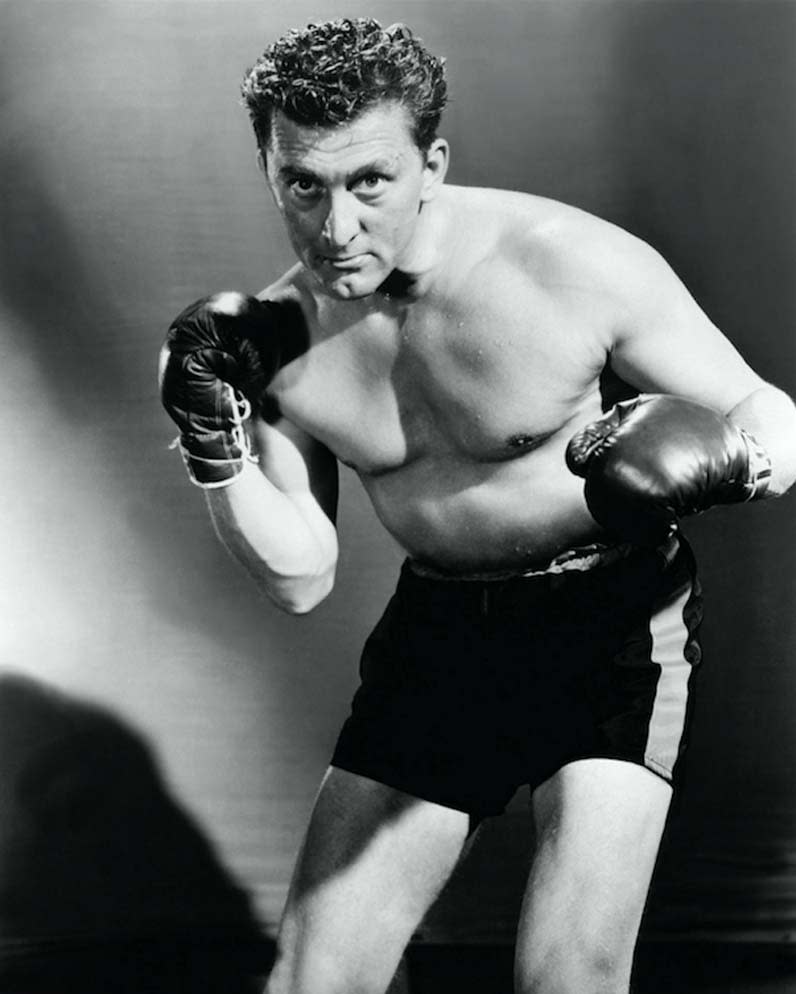 <p>C’est le film qui a lancé sa carrière. En 1949, le réalisateur Mark Robson choisit Kirk Douglas pour incarner le boxeur ambitieux du film « Le champion ». Un rôle qui lui vaudra sa première nomination aux Oscars la même année.</p><br>