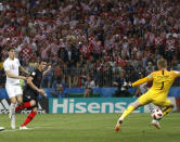 <p>The England defence switches off, allowing Mario Mandzukic to slot past Jordan Pickford to put Croatia 2-1 up in extra time </p>