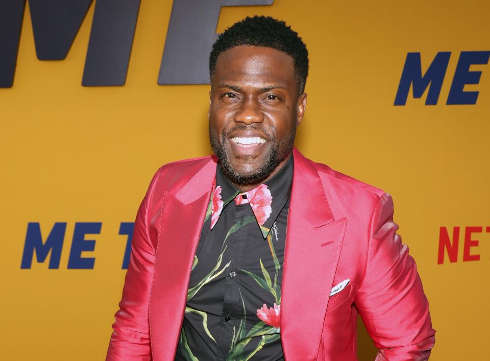 Kevin Hart wearing red