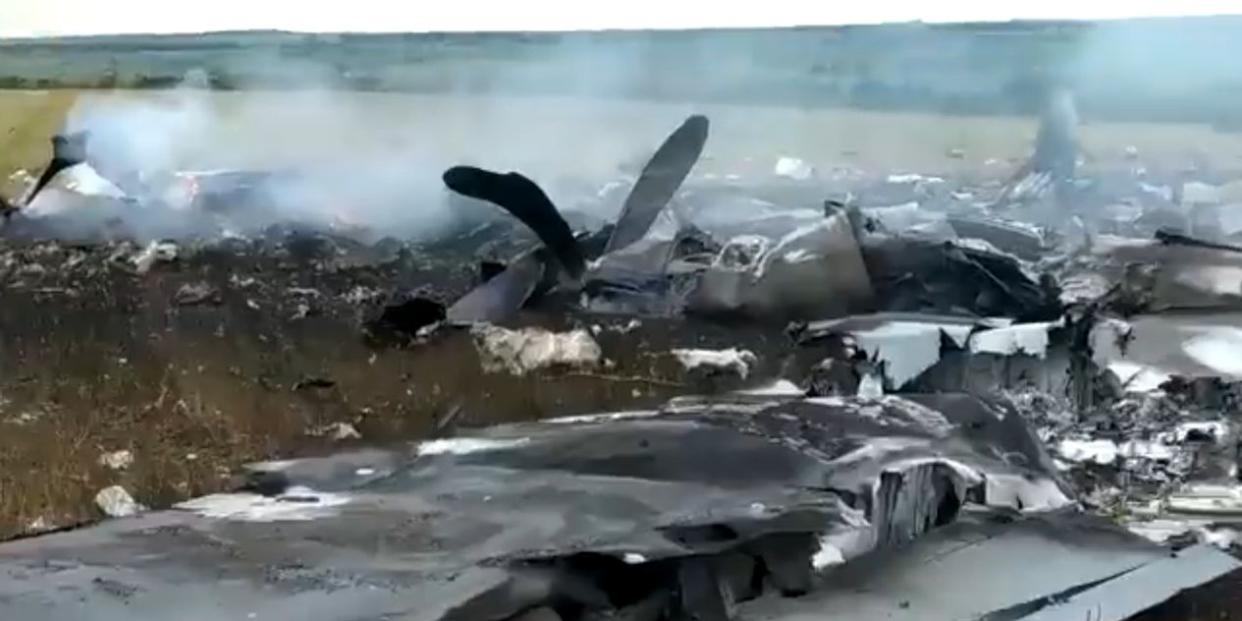 crashed il 22m command post plane