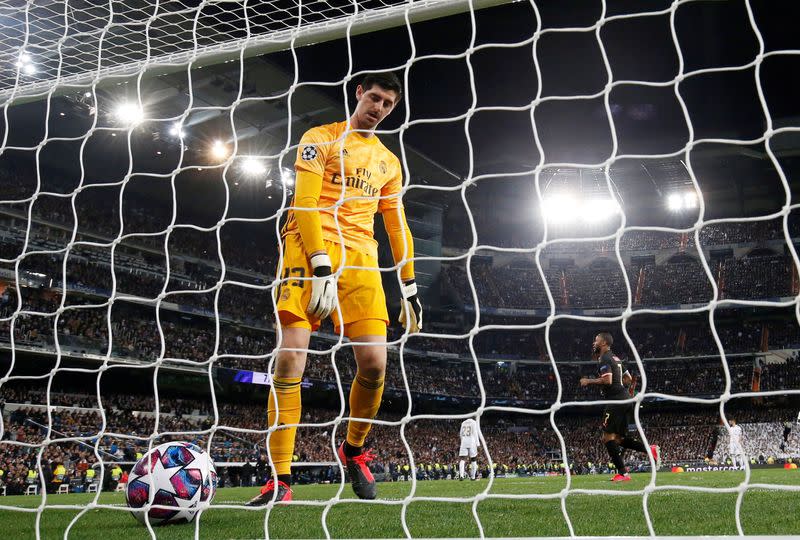 Thibaut Courtois del Real Madrid después de recibir su primer gol