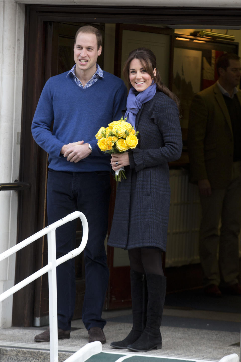 LONDON, ENGLAND - DECEMBER 06:  Catherine, Duchess of Cambridge and Prince William, Duke of Cambridge leave the King Edward VII hospital where she has been treated for hyperemesis gravidarum, extreme morning sickness at King Edward VII Hospital on December 6, 2012 in London, England.  (Photo by Julian Parker/UK Press via Getty Images)