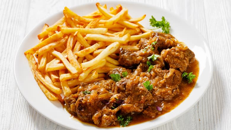 carbonnade served with fries