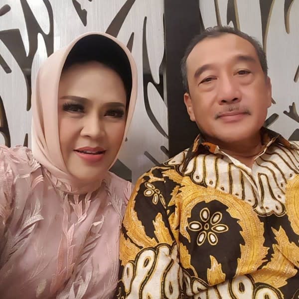 Hetty koes endang suami Aris Junaidi: