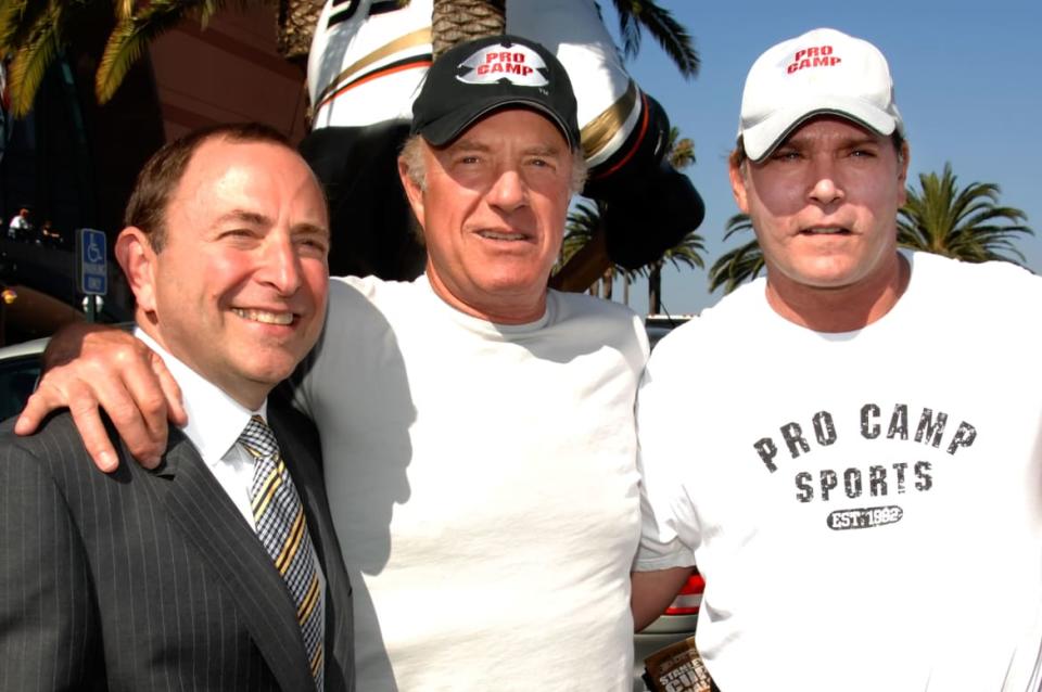 <div class="inline-image__caption"><p>NHL commissioner Gary Bettman, actors James Caan and Ray Liotta pose for photos before Game Two of the 2007 NHL Stanley Cup Finals between the Ottawa Senators and the Anaheim Ducks on May 30, 2007 at Honda Center in Anaheim, California. </p></div> <div class="inline-image__credit">John M. Heller/Getty</div>