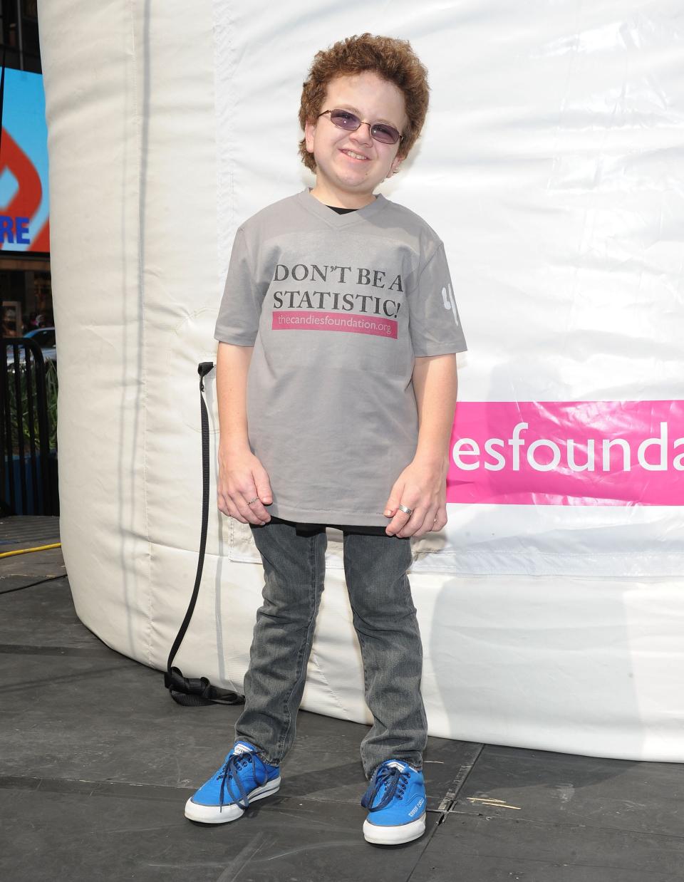 Keenan Cahill, viral YouTube lip syncer, dies aged 27 after problems from surgical procedure