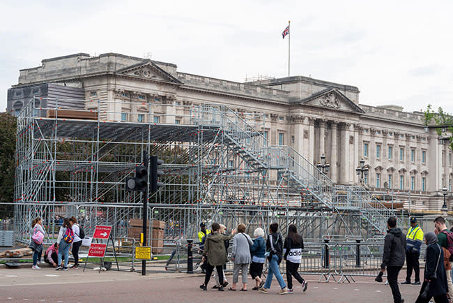 Buckingham-Palace-jubilee-seating