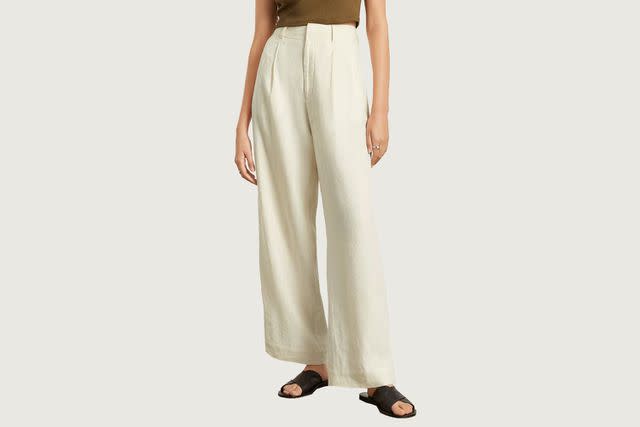 <p>Everlane</p>