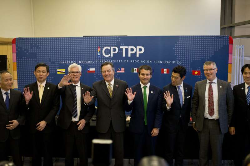 <cite>2019年5月16日，《跨太平洋夥伴全面進步協定》（CPTPP）成員國代表在智利首都聖地牙哥聚會（AP）</cite>