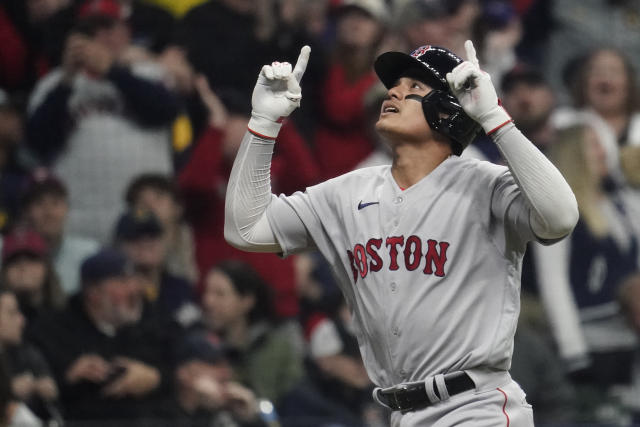 Rowdy Tellez, friendship, Milwaukee Brewers, Milwaukee Brewers slugger Rowdy  Tellez has suffered some serious heartbreak. 💔 A friendship with a former  teammate & his family helped him through.